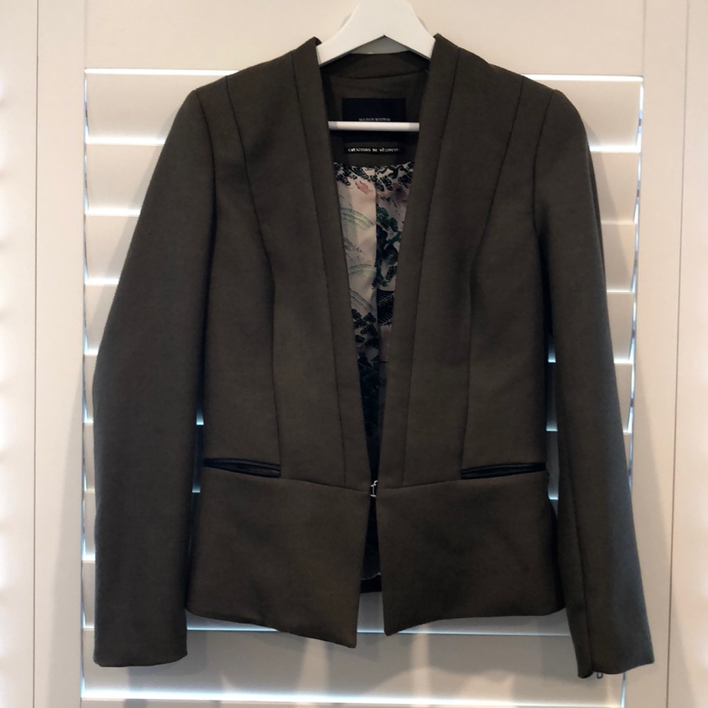 EUC Beautiful Fitted Coat
